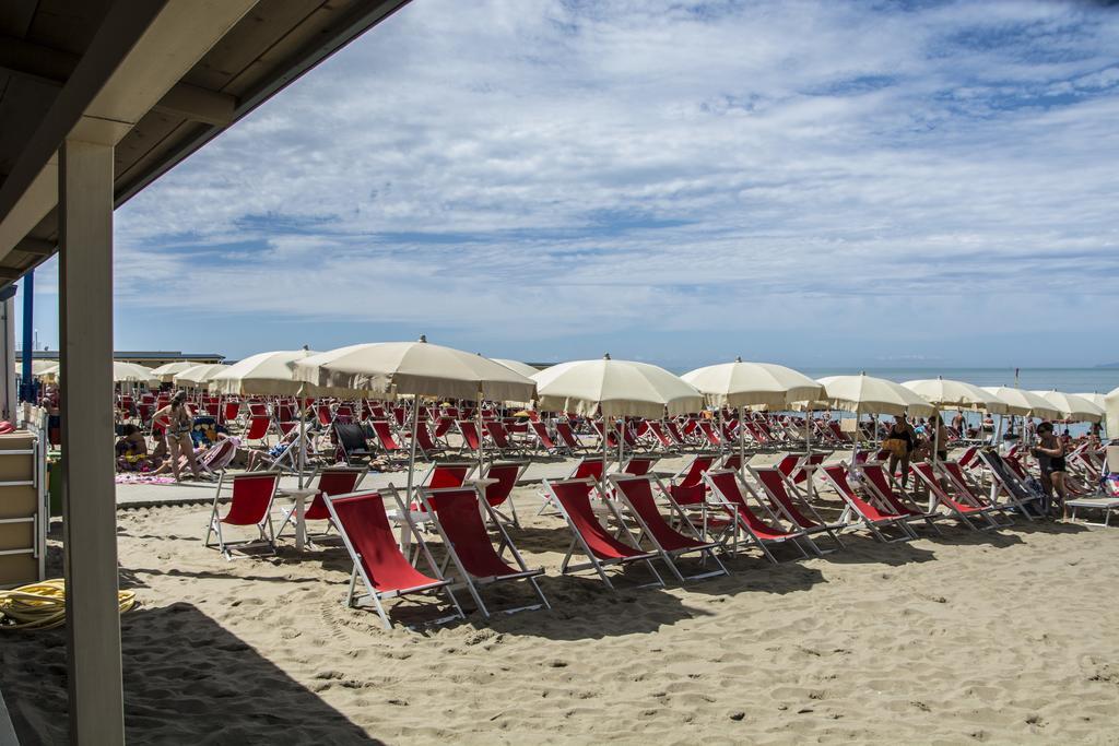 Hotel Riviera Blu تيرّينْيا المظهر الخارجي الصورة