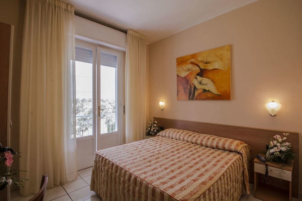 Hotel Riviera Blu تيرّينْيا المظهر الخارجي الصورة