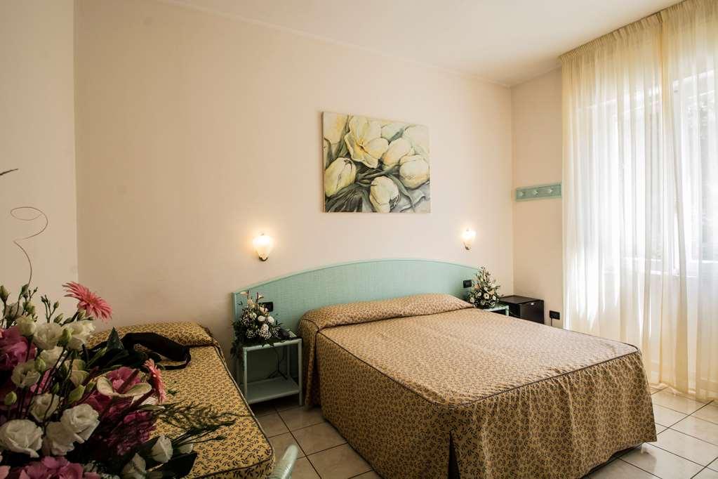 Hotel Riviera Blu تيرّينْيا الغرفة الصورة
